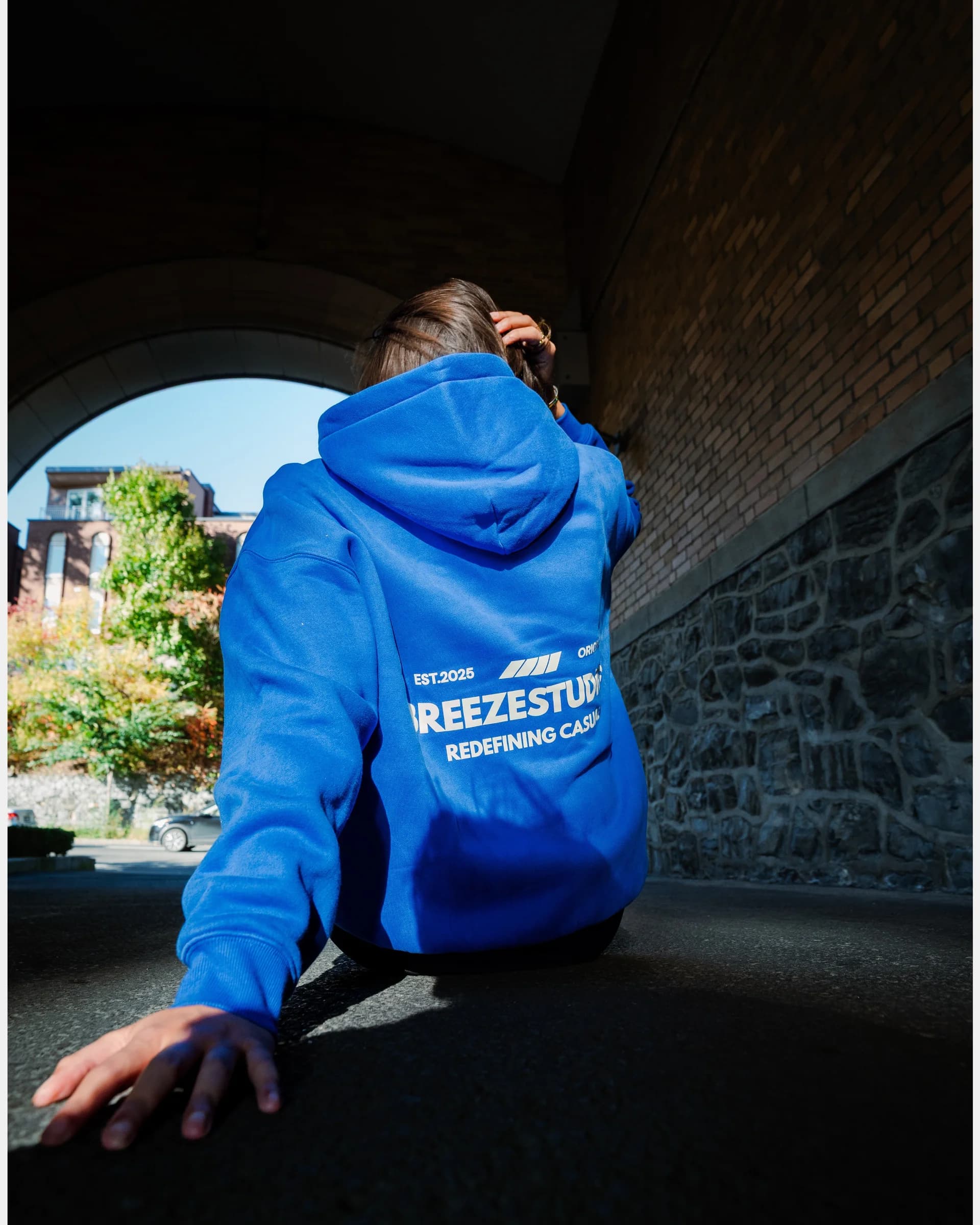 Breezy Szn Hoodie Klein Blue — lifestyle 2