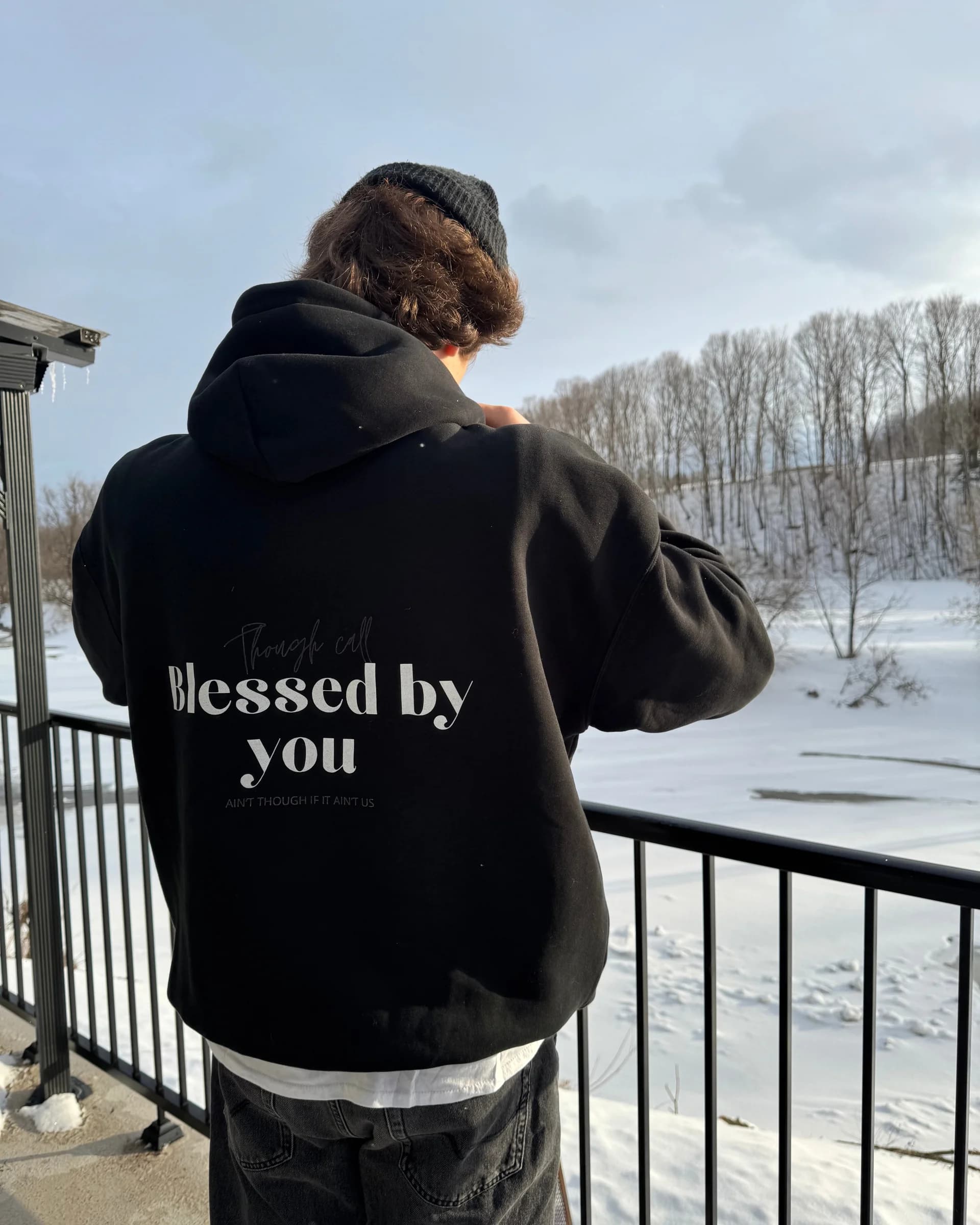 Hoodie Origin Black — lifestyle